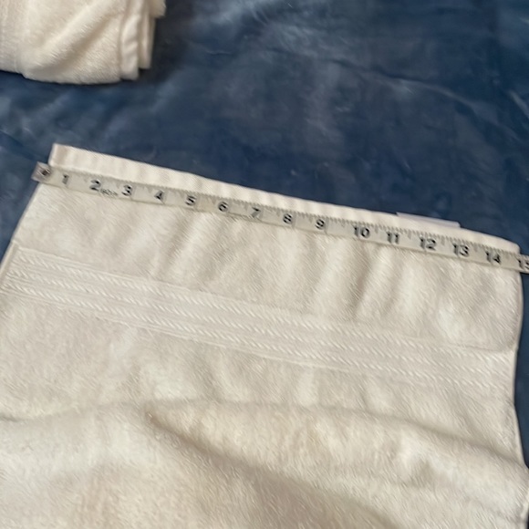 Kassatex bundle of 3 hand towels - Picture 4 of 5